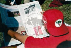 Inauguração do Monumento em homenagem a Antônio Tavares Pereira (Curitiba-PR, 01 mai. 2001) [fotografia] / Fotógrafo(a) : Leticia Barqueta. -- Ref.: BR-SPMST_MST-SN-CIN_AMP_001026-008033-ELF.