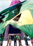 Chegada da Marcha Popular à Brasília (Brasília-DF, 07 out. 1999) [fotografia] / Fotógrafo(a) : Douglas Mansur. -- Ref.: BR-SPMST_MST-SN-CIN_AMP_001400-011180-MAC.