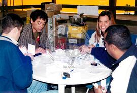 Apuração Plebiscito da ALCA na CMTC (São Paulo-SP, 08 set. 2002) [fotografia] / Fotógrafo(a) : Leticia Barqueta. -- Ref.: BR-SPMST_MST-SN-CIN_AMP_000401-002313-AMT.