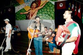 Encontro de Jovens do MST, na Ucicamp, 3o (Campinas-SP, 14 fev. 2001) [fotografia] / Fotógrafo(a) : Douglas Mansur ; João Zinclar. -- Ref.: BR-SPMST_MST-SN-CIN_AMP_000902-006711-ENJ.