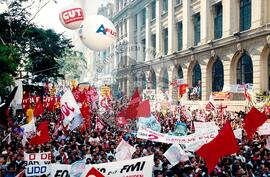 Manifestação (São Paulo-SP, [sem data]) [fotografia] / Fotógrafo(a) : Arquivo MST. -- Ref.: BR-SPMST_MST-SN-CIN_AMP_000410-002355-AMT.