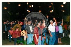 Acampamento "Parque Tropeiro" do MST (Curitiba-PR, 02 mai. 2001) [fotografia] / Fotógrafo(a) : Douglas Mansur. -- Ref.: BR-SPMST_MST-SN-CIN_AMP_000075-000653-ACP.