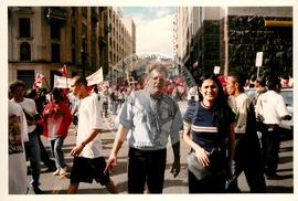 Mobilização (São Paulo-SP, 17 abr. 1988) [fotografia] / Fotógrafo(a) : Douglas Mansur. -- Ref.: BR-SPMST_MST-SN-CIN_AMP_000373-001919-AMT.
