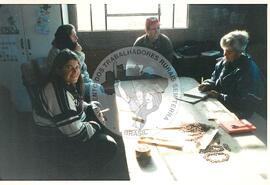 Oficina de Rádio no assentamento "Conquista da Fronteira" do MST (Hulha Negra-RS, jun. 2001) [fotografia] / Fotógrafo(a) : Leticia Barqueta. -- Ref.: BR-SPMST_MST-SN-CIN_AMP_000691-003886-ARV.