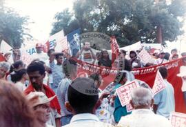 Dia Nacional de Luta Concetração dos trabalhadores na Praça do Liceu (Piauí, 26 mar. 1999) [fotografia] / Fotógrafo(a) : Arquivo MST. -- Ref.: BR-SPMST_MST-SN-CIN_AMP_000556-003097-AMT.