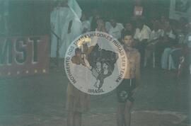 Encontro Estadual do MST, 10o (Belo Horizonte-MG, jan. 2002) [fotografia] / Fotógrafo(a) : Gildo Aguiar. -- Ref.: BR-SPMST_MST-SN-CIN_AMP_000934-007329-ENC.