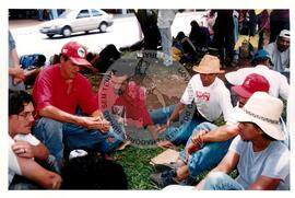 Marcha Sem Terra contra a prisão de 6 trabalhadores (São Paulo-SP, mar. 2000) [fotografia] / Fotógrafo(a) : Joaquim Duarte. -- Ref.: BR-SPMST_MST-SN-CIN_AMP_001425-011506-MAC.