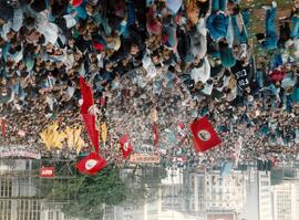 Manifestação pró Impechment - UNE E CUT (São Paulo (Estado), 25 ago. 1992) [fotografia] / Fotógrafo(a) : Juan Pezzeto. -- Ref.: BR-SPMST_MST-SN-CIN_AMP_000384-002095-AMT.