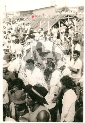 Acampamento "Fazenda Guarajus" do MST (Roraima, jan. 1988) [fotografia] / Fotógrafo(a) : Vuimar Lutt. -- Ref.: BR-SPMST_MST-SN-CIN_AMP_000035-000139-ACP.
