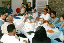 Encontro de estudantes da secretaria nacional com EDUCAFRO (São Paulo (Estado), abr. 2002) [fotografia] / Fotógrafo(a) : Leticia Barqueta. -- Ref.: BR-SPMST_MST-SN-CIN_AMP_000673-003825-ARV.
