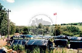 Acampamento do MST [sem identificação] (Promissão-SP, [sem data]) [fotografia] / Fotógrafo(a) : Douglas Mansur. -- Ref.: BR-SPMST_MST-SN-CIN_AMP_000056-000547-ACP.