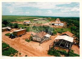 Assentamento "Fazenda Santa Clara" do MST (Pontal de Parapanema-SP, 1997) [fotografia] / Fotógrafo(a) : Douglas Mansur. -- Ref.: BR-SPMST_MST-SN-CIN_AMP_000348-001665-ASS.