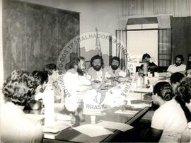 Audiência com o Secretário de Agricultura Osmar Dias e Governo Álvaro Dias (Curitiba-PR, 15 mar. 1988) [fotografia] / Fotógrafo(a) : Rosa Dalla Costa. -- Ref.: BR-SPMST_MST-SN-CIN_AMP_000653-003676-ARV.