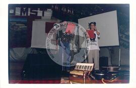 Encontro de Jovens do MST, na Ucicamp, 2o (Campinas-SP, 18 fev. 2000) [fotografia] / Fotógrafo(a) : Milene Medeiros. -- Ref.: BR-SPMST_MST-SN-CIN_AMP_000900-006552-ENJ.