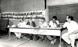 Entrevista coletiva do MST no auditório "Instituto Sedes Sapientiae" (São Paulo (Estado), 14 out. 1985) [fotografia] / Fotógrafo(a) : Regina Vilela. -- Ref.: BR-SPMST_MST-SN-CIN_AMP_000700-004174-ARV.