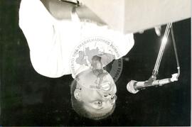 Benedita da Silva [Rio de Janeiro, Deputada Federal, PT) (Brasil, [sem data]) [fotografia] / Fotógrafo(a) : Douglas Mansur. -- Ref.: BR-SPMST_MST-SN-CIN_AMP_001459-011764-PER.