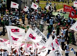 Protesto da Educação (Distrito Federal (Brasil), 06 out. 1999) [fotografia] / Fotógrafo(a) : Douglas Mansur. -- Ref.: BR-SPMST_MST-SN-CIN_AMP_000583-003247-AMT.