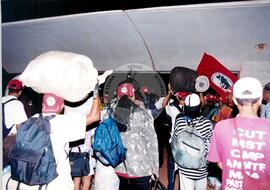 Chegada da Marcha Popular à Brasília (Brasília-DF, 07 out. 1999) [fotografia] / Fotógrafo(a) : Douglas Mansur. -- Ref.: BR-SPMST_MST-SN-CIN_AMP_001400-011185-MAC.