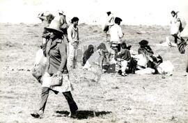 Ocupação em Santo Ângelo (Santo Ângelo-RS, 25 jul. 1988) [fotografia] / Fotógrafo(a) : Douglas Mansur. -- Ref.: BR-SPMST_MST-SN-CIN_AMP_001826-013894-OCU.