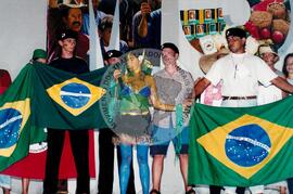 Encontro de Jovens do MST, na Ucicamp, 3o (Campinas-SP, 14 fev. 2001) [fotografia] / Fotógrafo(a) : Michelle Cafaldo. -- Ref.: BR-SPMST_MST-SN-CIN_AMP_000905-006844-ENJ.