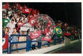 Encontro de Jovens do MST, na Ucicamp, 1o (Campinas-SP, 02 jul. 1999) [fotografia] / Fotógrafo(a) : Douglas Mansur. -- Ref.: BR-SPMST_MST-SN-CIN_AMP_000898-006373-ENJ.