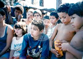 Assentamento "Figueira" do MST (Paraná, [sem data]) [fotografia] / Fotógrafo(a) : Maria Luísa Mendonça. -- Ref.: BR-SPMST_MST-SN-CIN_AMP_000170-001196-ASS.