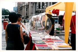 Semana Nacional de Cultura Brasileira e Reforma Agrária (Rio de Janeiro-RJ, 18 mar. 2002) [fotografia] / Fotógrafo(a) : Luciney Martins. -- Ref.: BR-SPMST_MST-SN-CIN_AMP_001821-013632-NDT.