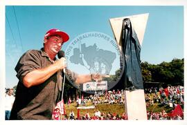 Inauguração do Monumento em homenagem a Antônio Tavares Pereira (Curitiba-PR, 01 mai. 2001) [fotografia] / Fotógrafo(a) : Douglas Mansur. -- Ref.: BR-SPMST_MST-SN-CIN_AMP_001025-007982-ELF.