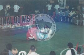 Encontro Estadual do MST, 10o (Belo Horizonte-MG, jan. 2002) [fotografia] / Fotógrafo(a) : Gildo Aguiar. -- Ref.: BR-SPMST_MST-SN-CIN_AMP_000934-007330-ENC.