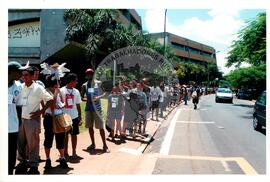Encontro de Jovens do MST, na Ucicamp, 3o (Campinas-SP, 14 fev. 2001) [fotografia] / Fotógrafo(a) : Douglas Mansur. -- Ref.: BR-SPMST_MST-SN-CIN_AMP_000906-006877-ENJ.
