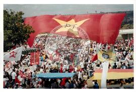 Marcha dos Cem Mil (Distrito Federal (Brasil), [sem data]) [fotografia] / Fotógrafo(a) : Luciney Martins. -- Ref.: BR-SPMST_MST-SN-CIN_AMP_001401-011273-MAC.