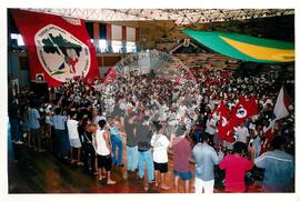 Encontro de Jovens do MST, na Ucicamp, 3o (Campinas-SP, 14 fev. 2001) [fotografia] / Fotógrafo(a) : Douglas Mansur. -- Ref.: BR-SPMST_MST-SN-CIN_AMP_000908-007004-ENJ.