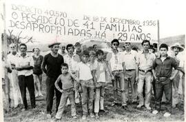 Acampamento do MST [sem identificação] (Papanduva-SC, 1985) [fotografia] / Fotógrafo(a) : Cerlos Ruggi. -- Ref.: BR-SPMST_MST-SN-CIN_AMP_000102-000727-ACP.