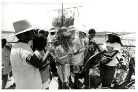 Ato ecumênico dos 100 de Canudos (Bahia, out. 1993) [fotografia] / Fotógrafo(a) : Douglas Mansur. -- Ref.: BR-SPMST_MST-SN-CIN_AMP_000506-002898-AMT.