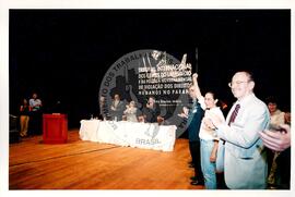 Tribunal Internacional dos Crimes do Latifúndio e da Política Governamental de Violação dos Direitos Humanos (Curitiba-PR, 02 mai. 2001) [fotografia] / Fotógrafo(a) : Douglas Mansur. -- Ref.: BR-SPMST_MST-SN-CIN_AMP_000134-000939-ACS.