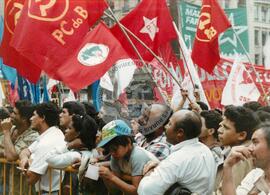 Manifestação pró Impechment - UNE E CUT (São Paulo (Estado), 25 ago. 1992) [fotografia] / Fotógrafo(a) : Juan Pezzeto. -- Ref.: BR-SPMST_MST-SN-CIN_AMP_000384-002088-AMT.