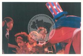 Semana Nacional de Cultura Brasileira e Reforma Agrária (Rio de Janeiro-RJ, 18 mar. 2002) [fotografia] / Fotógrafo(a) : Luciney Martins. -- Ref.: BR-SPMST_MST-SN-CIN_AMP_001813-013238-NDT.