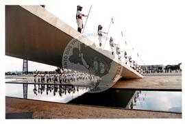 Audiência com o presidente Fernando Henrique Cardoso (Distrito Federal (Brasil), mai. 1995) [fotografia] / Fotógrafo(a) : Douglas Mansur. -- Ref.: BR-SPMST_MST-SN-CIN_AMP_000632-003585-ARV.