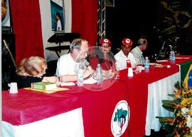 Ato de apoio ao MST na UFRJ (Rio de Janeiro (Estado), [sem data]) [fotografia] / Fotógrafo(a) : André Teles. -- Ref.: BR-SPMST_MST-SN-CIN_AMP_000558-003111-AMT.