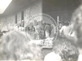 Manifestação (Paraná, [sem data]) [fotografia] / Fotógrafo(a) : Gilmar. -- Ref.: BR-SPMST_MST-SN-CIN_AMP_000438-002545-AMT.