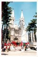 Mobilização para Marcha das Mulheres do acampamento "Terra sem males" do MST na Praça da Sé (São Paulo-SP, 08 mar. 2002) [fotografia] / Fotógrafo(a) : Arquivo MST. -- Ref.: BR-SPMST_MST-SN-CIN_AMP_000399-002241-AMT.