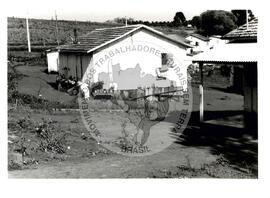 Assentamento do MST [sem identicação] (Dionísio Cerqueira-SC, set. 1995) [fotografia] / Fotógrafo(a) : Débora Lerrer. -- Ref.: BR-SPMST_MST-SN-CIN_AMP_000195-001411-ASS.