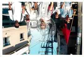 Semana Nacional de Cultura Brasileira e Reforma Agrária (Rio de Janeiro-RJ, 18 mar. 2002) [fotografia] / Fotógrafo(a) : Luciney Martins. -- Ref.: BR-SPMST_MST-SN-CIN_AMP_001816-013337-NDT.