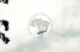 Acampamento " Nova Canudos- Fazenda Engenheiro D'Agua" do MST (Porto Feliz-SP, fev. 1999) [fotografia] / Fotógrafo(a) : Douglas Mansur. -- Ref.: BR-SPMST_MST-SN-CIN_AMP_000046-000288-ACP.