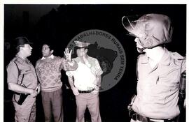 Greve na Ford (São Bernardo do Campo-SP, 1990) [fotografia] / Fotógrafo(a) : Roberto Parizotti. -- Ref.: BR-SPMST_MST-SN-CIN_AMP_000378-001983-AMT.