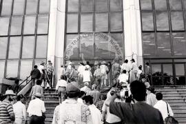 Mobilização do MST no Ministério do Trabalho (Rio Grande do Sul, [sem data]) [fotografia] / Fotógrafo(a) : Débora Lerrer. -- Ref.: BR-SPMST_MST-SN-CIN_AMP_000475-002763-AMT.