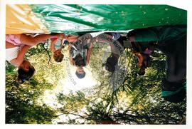 Semana Nacional de Cultura Brasileira e Reforma Agrária (Rio de Janeiro-RJ, 18 mar. 2002) [fotografia] / Fotógrafo(a) : Luciney Martins. -- Ref.: BR-SPMST_MST-SN-CIN_AMP_001819-013555-NDT.