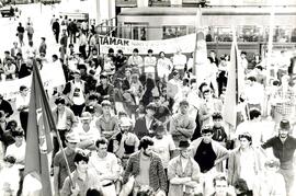 Mobilização (Porto Alegre-RS, 1992) [fotografia] / Fotógrafo(a) : Elenice Lucenas. -- Ref.: BR-SPMST_MST-SN-CIN_AMP_000463-002705-AMT.