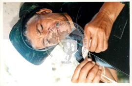 Semana Nacional de Cultura Brasileira e Reforma Agrária (Rio de Janeiro-RJ, 18 mar. 2002) [fotografia] / Fotógrafo(a) : João Laet. -- Ref.: BR-SPMST_MST-SN-CIN_AMP_001818-013462-NDT.