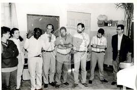 Visita do presidente do INCRA no assentamento "Sumaré" do MST (São Paulo (Estado), 23 out. 1995) [fotografia] / Fotógrafo(a) : Douglas Mansur. -- Ref.: BR-SPMST_MST-SN-CIN_AMP_000669-003753-ARV.